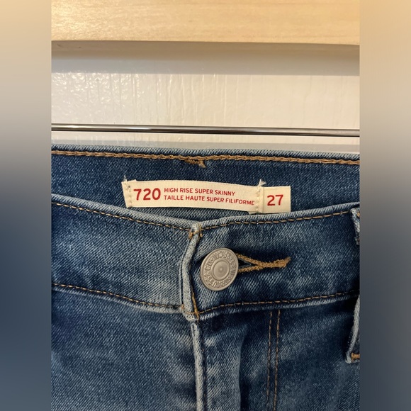 Levi’s high rise super skinny - Picture 2 of 5
